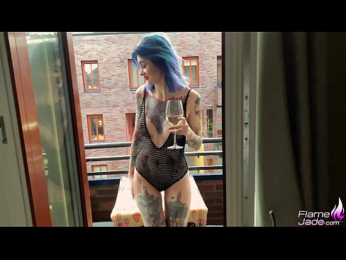 ❤️ Geweldige meisie suig met 'n gulp en fokken passievol onder die oop lug Mooi pornografie by porn af.naughtyhentai.ru